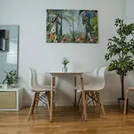 THE JUNGLE Apartment am Zoo - NETFLIX + WiFi inklusive