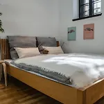 THE JUNGLE Apartment am Zoo - NETFLIX + WiFi inklusive